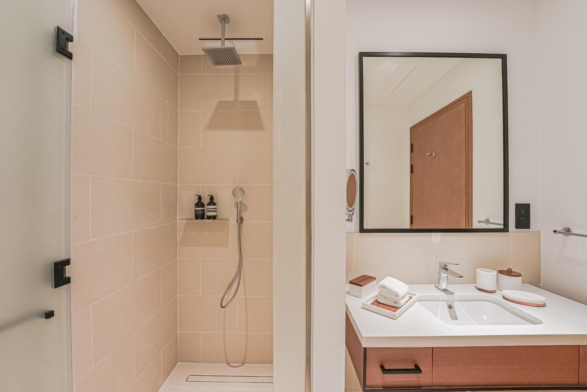 Modern 2Br High Floor Haven In Vida Dubai Marina公寓 外观 照片